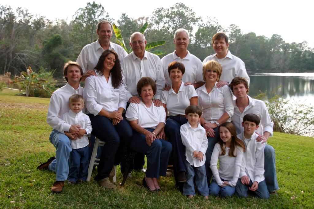 Dear Abby: Is it rude to keep non-relays out of my family reunion?