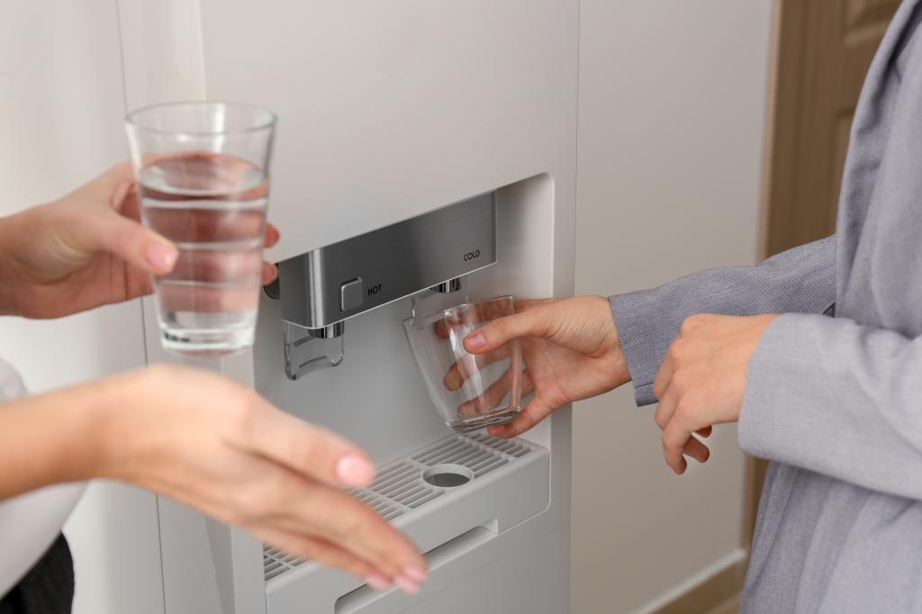 Dear Abby: My collaborator has been presenting the source of drinking the water office presented by lead