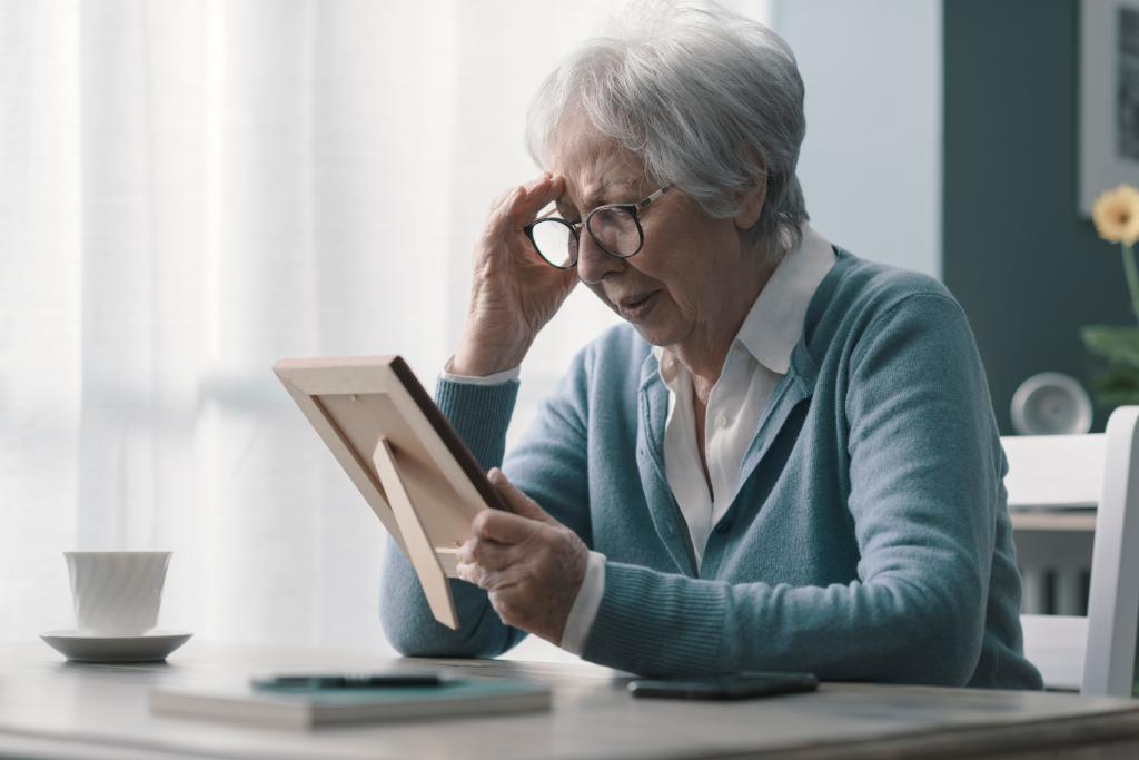 Dear Abby: My husband won't let me wear the grace of our niece