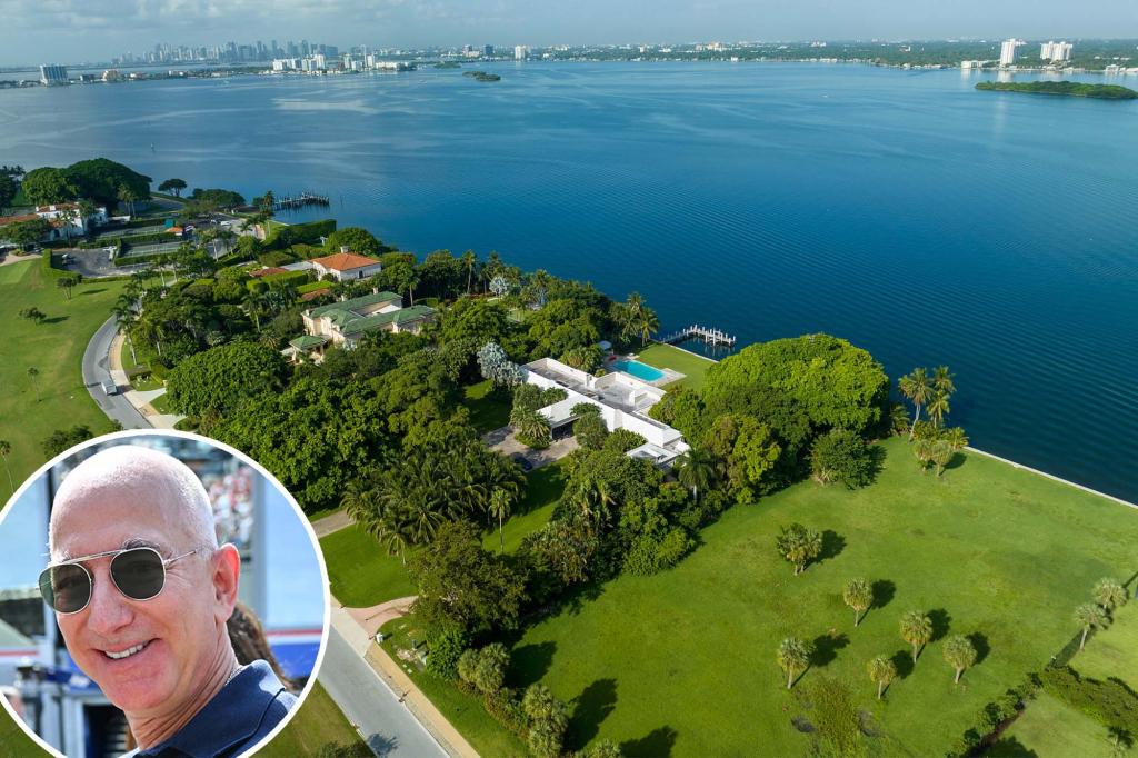 Jeff Bezos's new neighbor is a mystery buyer - who pulled out $ 110 million for an empty strip of land immediately in the next door